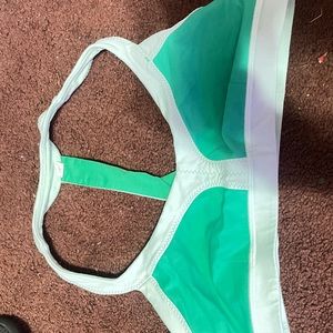 green LULULEMON BRALETTE SIZE EIGHT